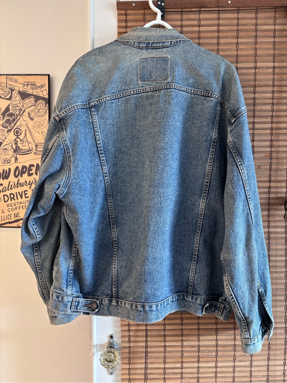 Levi's Light Blue Classic Denim Jacket - Picture 2 of 4